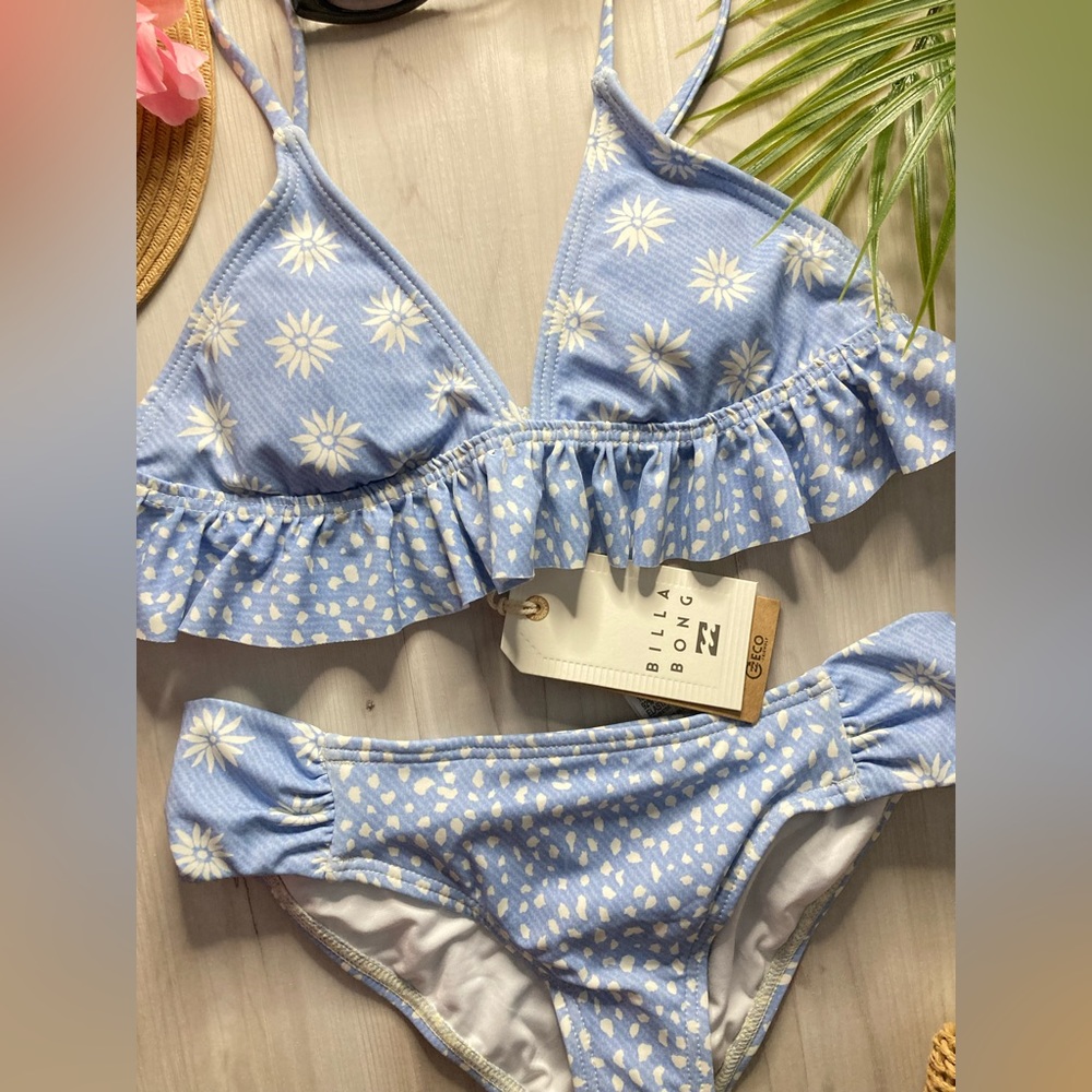 Billabong 🏝️ Where to Ruffle Girls’ Floral Ruffle Tri Light Blue Bikini Set - Picture 6 of 14